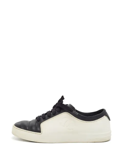 CHANEL Pre-Owned CC-logo low-top sneakers Black 1386491