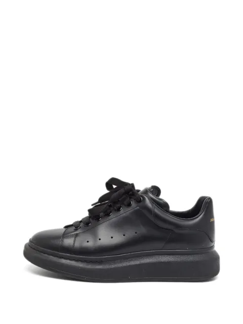 Alexander McQueen Pre-Owned Oversized lace-up sneakers Black 1383687