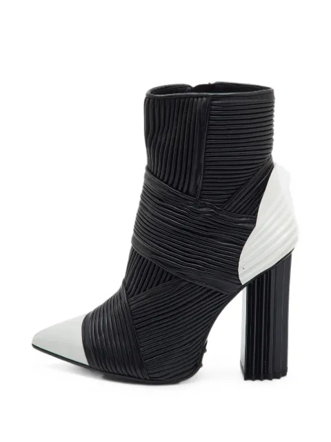 Balmain Pre-Owned ribbed pointed toe ankle boots Black 1392283