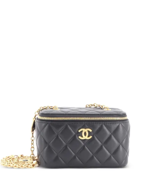 CHANEL Pre-Owned CC Enamel Pearl Charm Me Vanity Case with Chain Quilted Lambskin Small crossbody bag Black DP16U4MC38CNFYWI