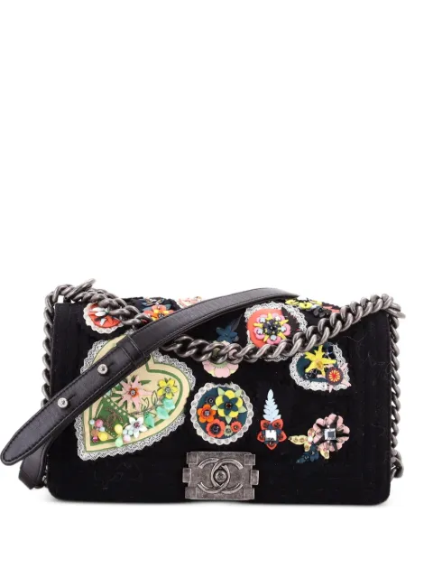 CHANEL Pre-Owned Paris-Salzburg Metiers d'Art Boy Flap Bag Embellished Quilted Felt Old Medium shoulder bag Black 7M94Y2B6FBZH86HJ