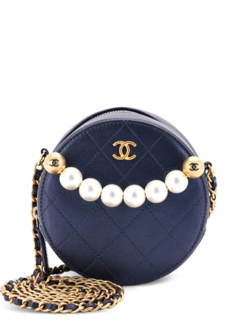 CHANEL Pre-Owned Chic Pearls Round Clutch with Chain Quilted Lambskin crossbody bag Blue FHLH8NCUYFWZ9N3E