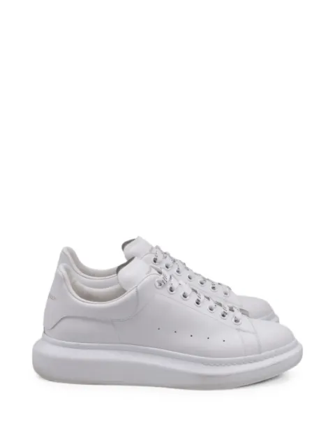 Alexander McQueen Pre-Owned Oversized sneakers White RFCPUUSSH771692M