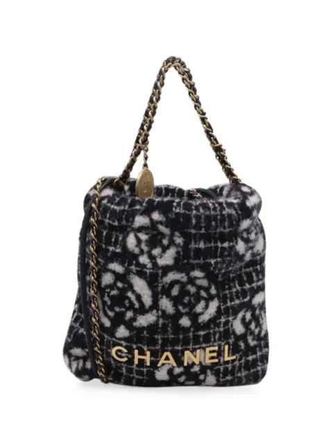 CHANEL Pre-Owned Quilted Camellia Chanel 22 handbag Black RFCPUUSBA768177W