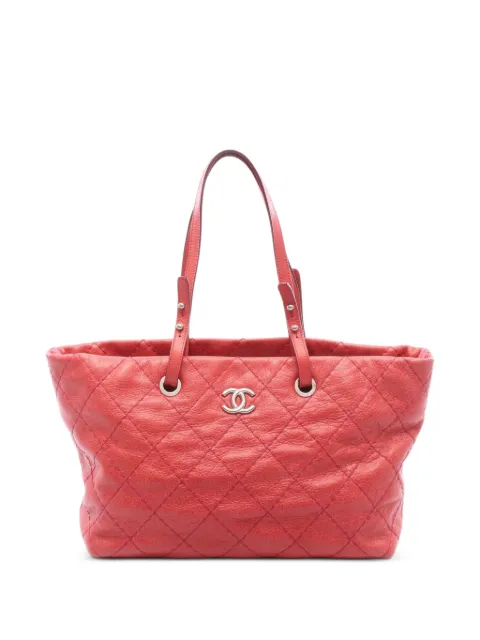 CHANEL Pre-Owned 2009-2010 On The Road quilted tote bag Red 109761813335449