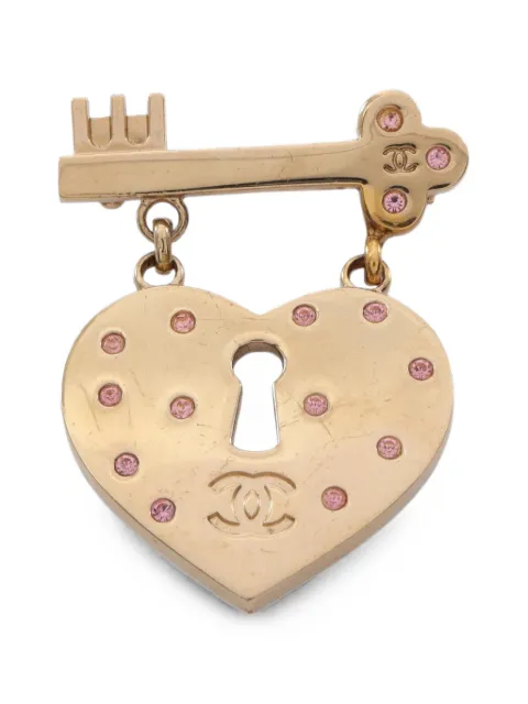 CHANEL Pre-Owned 2002 heart lock brooch Gold 109484002P