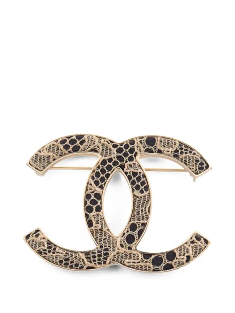 CHANEL Pre-Owned 2006 CC lace brooch Gold 109445406A