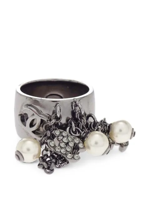 CHANEL Pre-Owned 2010 Interlocking CC faux-pearl ring Grey 167864