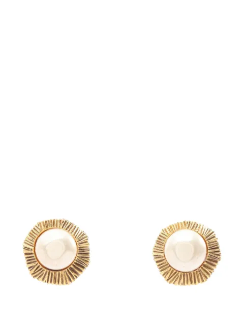 CHANEL Pre-Owned 1970-1980 Gold Plated Faux Pearl Clip On Earrings costume earrings Gold MHPVOQXNYZK8GM1F