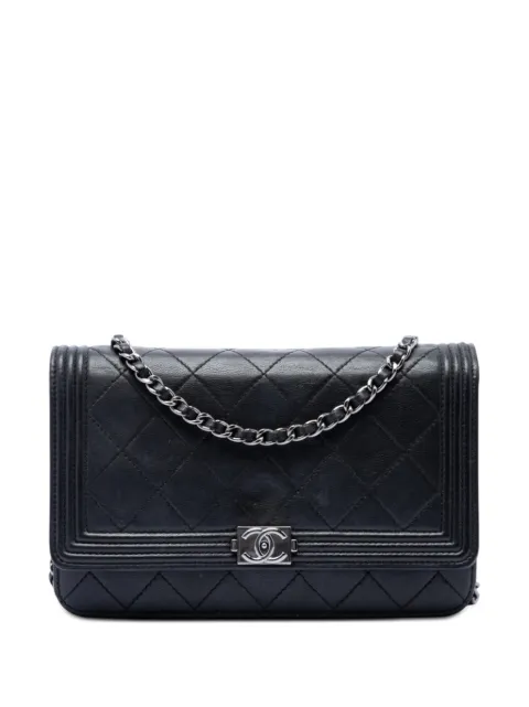CHANEL Pre-Owned 2014-2015 Quilted Lambskin Boy Wallet On Chain crossbody bag Black 735MCXZNHV3IXR68