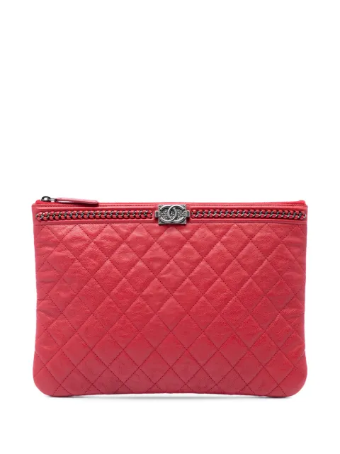 CHANEL Pre-Owned 2016-2017 Medium Quilted Lambskin Chain Boy O Case clutch bag Red 4G5G0OPXVM59K4EI