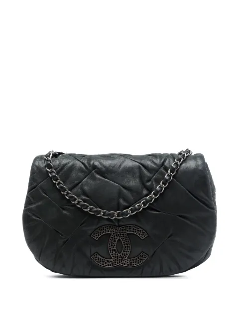 CHANEL Pre-Owned 2010-2011 Iridescent Calfskin East Glint Flap crossbody bag Black RHTSBG4UCIIKPCAL