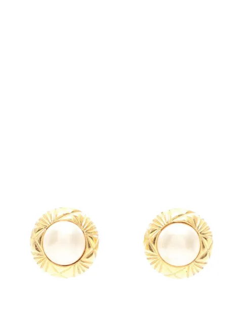 CHANEL Pre-Owned 1970-1980 Gold Plated Faux Pearl Clip on Earrings costume earrings Gold Q0B8BK1HQLSHP9U9