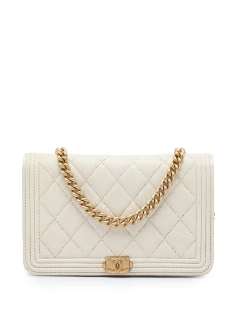 CHANEL Pre-Owned 2019 Quilted Caviar Boy Wallet on Chain crossbody bag White NQYYW37DFVS6NLBM
