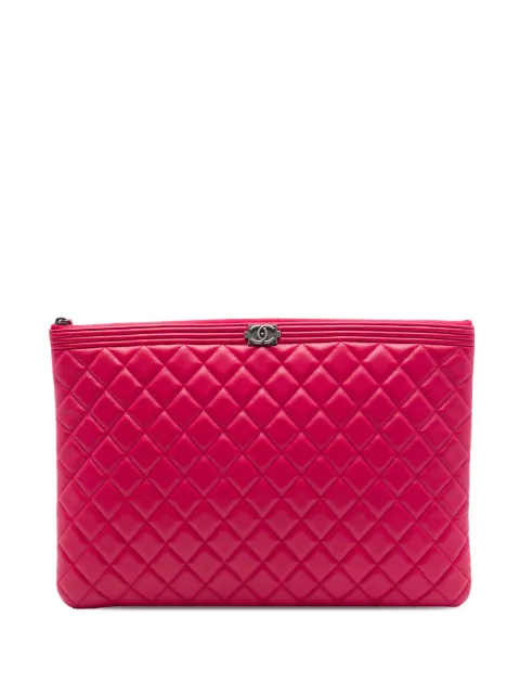 CHANEL Pre-Owned 2016-2017 Large Quilted Calfskin Chain Boy O Case clutch bag Red GYK21N31AGCJOJ8Y