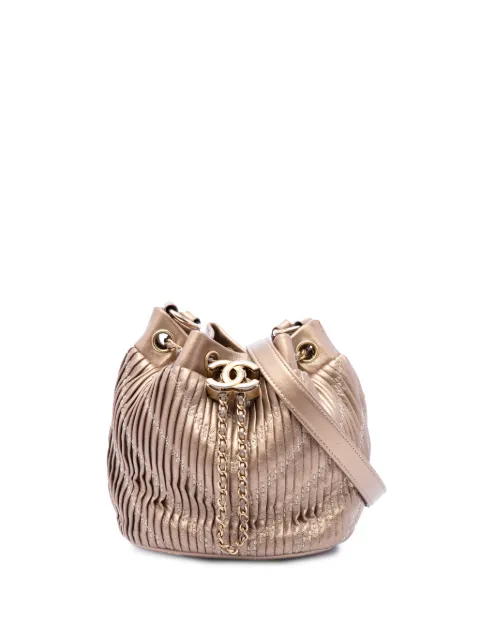 CHANEL Pre-Owned 2018 Small Metallic Lambskin Coco Pleats Drawstring bucket bag Gold XJ27PH0EU74IKWTI