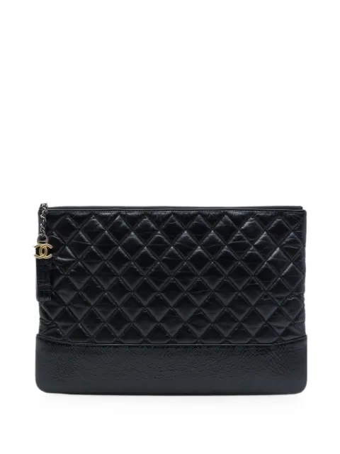 CHANEL Pre-Owned 2018 Large Aged Calfskin Gabrielle O Case clutch bag Black 1O1MYBLDILZSD5VD