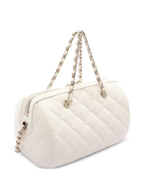 CHANEL Pre-Owned 2021s logo-detail shoulder bag White 1087674H5KC4G22