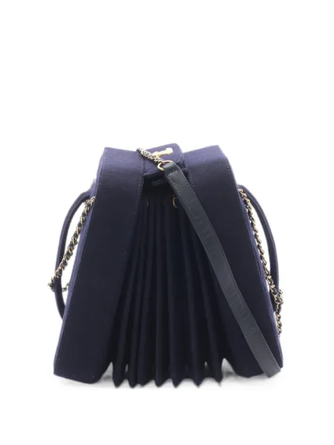 CHANEL Pre-Owned 2018 Paris-Hamburg Accordion chain crossbody bag Blue 109613925955816