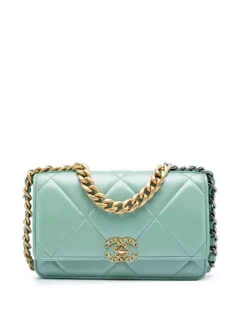 CHANEL Pre-Owned 2021-2026 Quilted Lambskin 19 Wallet on Chain satchel Green ENQ0BNR8UA46VUQ6