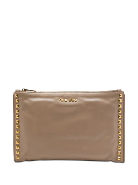 Miu Miu Pre-Owned 2010-2026 Studded Leather Zip clutch bag Neutrals OWIJ6YLBWZU159C1