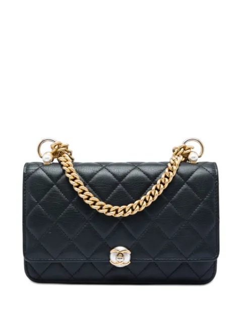 CHANEL Pre-Owned 2019 CC Quilted Lambskin Pearl Wallet on Chain crossbody bag Black 7ZJ6LICUY4W6FFB0