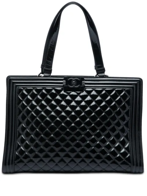 CHANEL Pre-Owned 2014-2015 Large Quilted Patent Boy Shopping tote bag Black YV9EZMAUOKIEGM6W