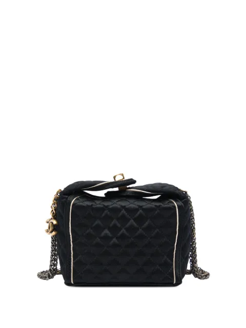 CHANEL Pre-Owned 2009-2010 Paris Shanghai CC Quilted Satin Takeaway Box Bag shoulder bag Black T2VTX4NHZDY7G0ME