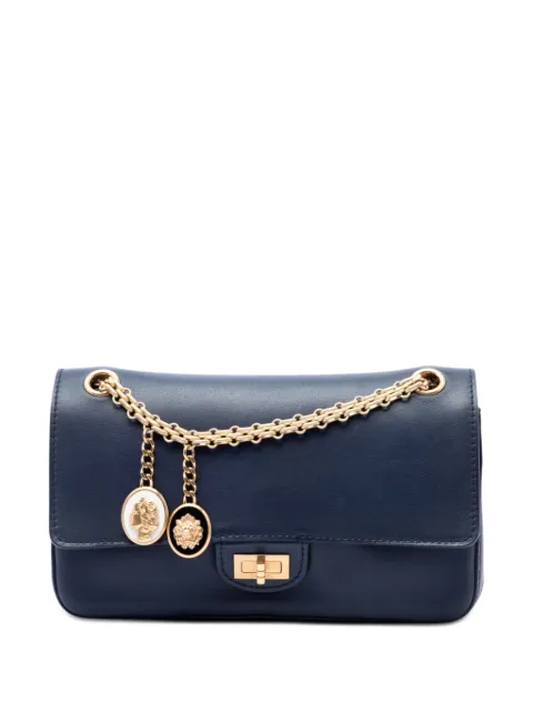 CHANEL Pre-Owned 2016-2017 Calfskin Reissue 2.55 Medallion Nude Double Flap 225 shoulder bag Blue Y7JFJLLWB37WD28F