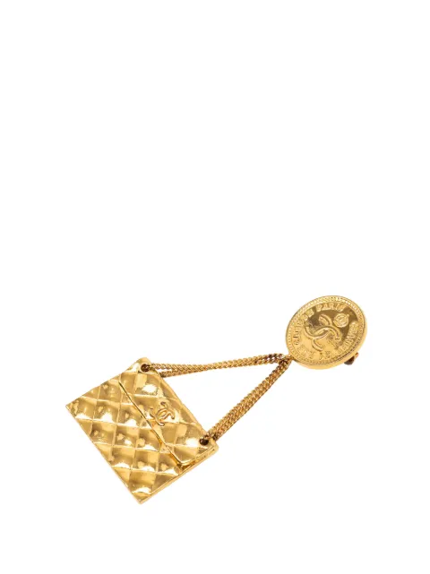 CHANEL Pre-Owned 1980-1990 CC Gold Plated Quilted Flap Bag Medallion Brooch costume brooch Gold N69GWYH898DPT7PW