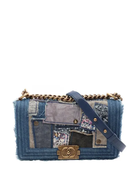 CHANEL Pre-Owned 2014-2015 Old Medium Denim Patchwork Boy Bag crossbody bag Blue J7RXVK32A3PAGU1W