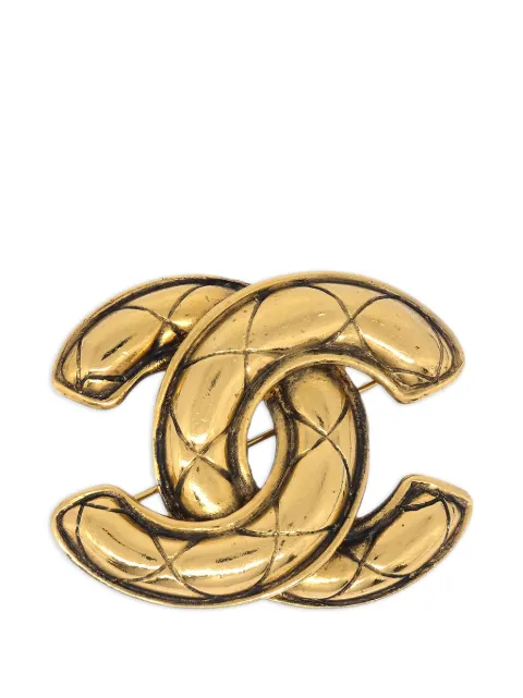 CHANEL Pre-Owned 1990-2000s quilted CC logo-detail brooch Gold 155981