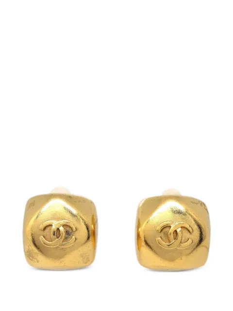 CHANEL Pre-Owned 1998 logo-detail square clip-on earrings Gold 117312