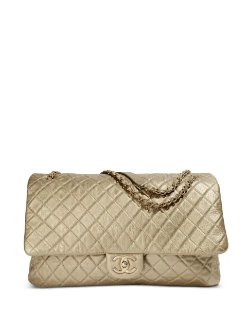 CHANEL Pre-Owned XXL Airline Travel quilted shoulder bag Gold DPBOG9379