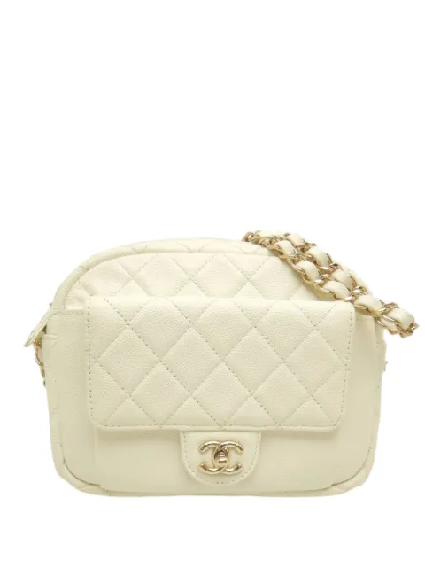 CHANEL Pre-Owned 2019 CC Quilted Caviar Day Camera Bag crossbody bag White 0CEKJDD173ORE1U3