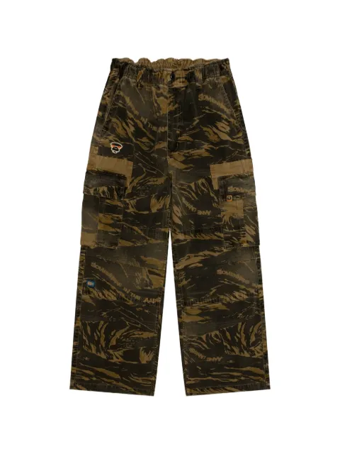 AAPE BY *A BATHING APE® camo-pattern cargo trousers Green AAPPTMD611XXQ