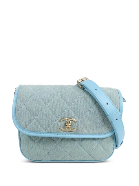 CHANEL Pre-Owned small Messenger Flap quilted denim CC turn-lock messenger bag Blue AS2537