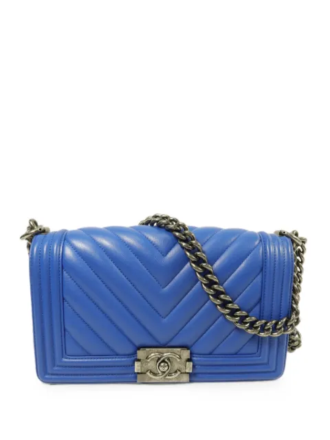 CHANEL Pre-Owned Boy chevron-quilted shoulder bag Blue A67086