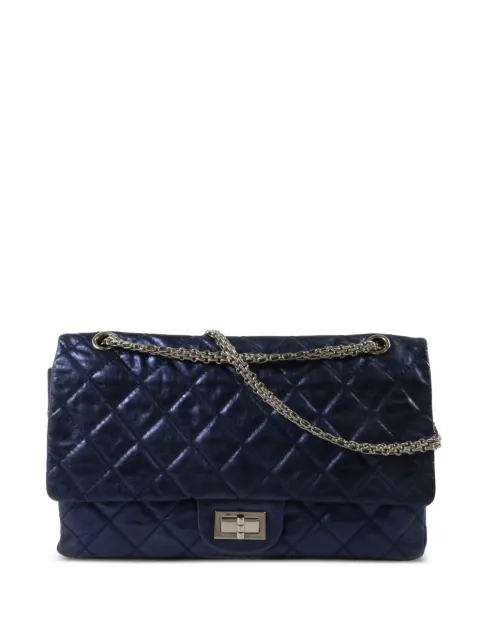 CHANEL Pre-Owned maxi 2.55 diamond-quilted shoulder bag Blue 12002647