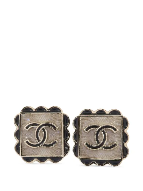 CHANEL Pre-Owned CC scalloped earrings Gold C24B