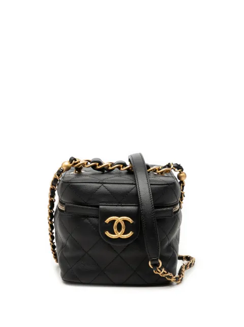 CHANEL Pre-Owned 2021-2026 Small Quilted Calfskin Chain Bar Vanity Case with Chain crossbody bag Black 8BX1UEI83EMUZJ6Y