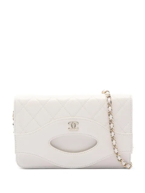 CHANEL Pre-Owned 2021 Matelassé chain mini bag White 1093964C61X0P6H