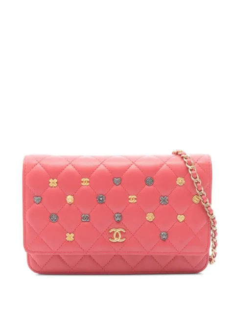 CHANEL Pre-Owned 2018-2019 matelassé icon charm chain wallet mini crossbody bag Pink 109397426603131