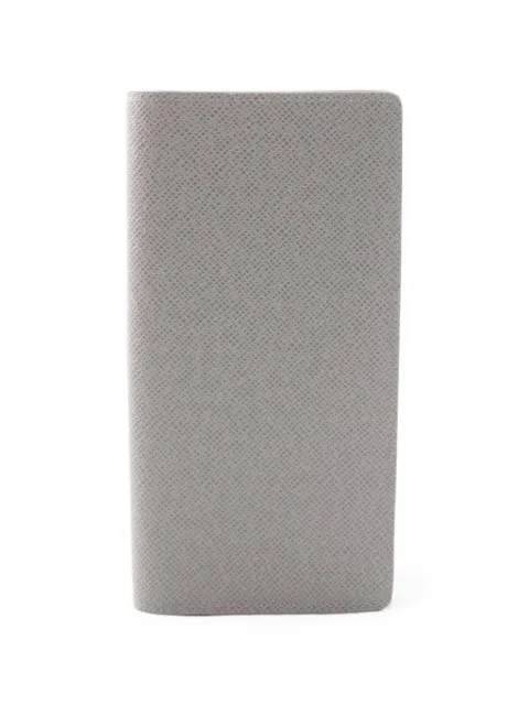 Louis Vuitton Pre-Owned Taiga Brazza bi-fold wallet Grey 1093540