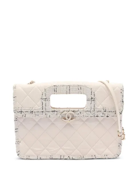 CHANEL Pre-Owned 2019 Matelassé tweed shoulder bag White 109401229805845