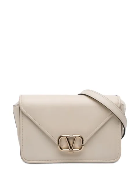 Valentino Garavani Pre-Owned 2018-2026 Leather VLogo crossbody bag Brown RMJ0N387Q632QRAP