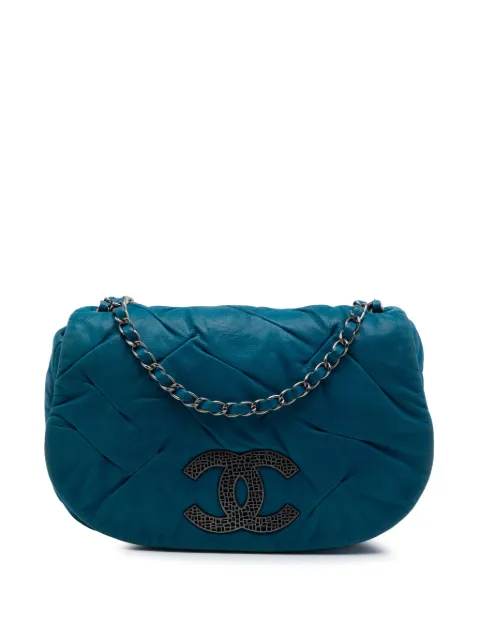 CHANEL Pre-Owned 2010-2011 Iridescent Calfskin East Glint Flap crossbody bag Blue QE0FB1S4TS07FGF3