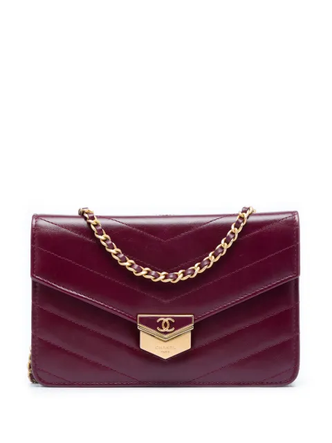 CHANEL Pre-Owned 2018-2019 Chevron Calfskin Medal Wallet On Chain crossbody bag Red F3PAF35OG4ANTMTY