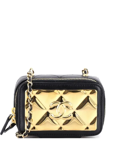 CHANEL Pre-Owned Golden Plate Zip Around Vanity Case with Chain Quilted Metal and Lambskin Extra Mini clutch bag Black 1HUKVN8IUJ8FGE2I