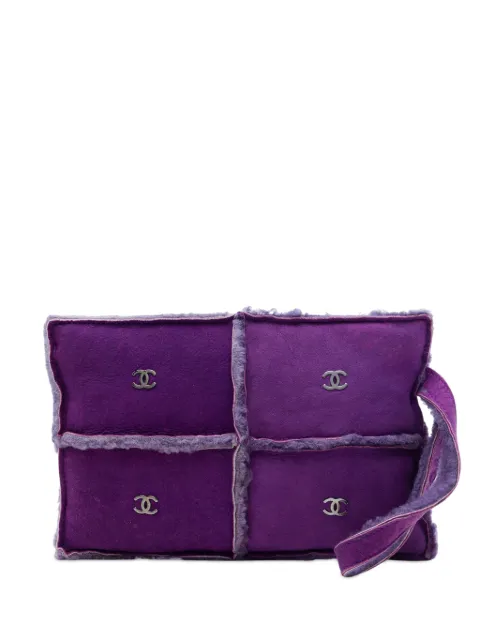 CHANEL Pre-Owned 2000-2002 CC Suede and Shearling clutch bag Purple EFKGRDVVQ1IW37KG
